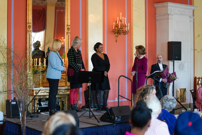 Hege Duckert, Ann-Kristin Olsen og Kamzy Gunaratnam talte under lunsjen. Foto: Simen Sund / Det kongelige hoff 